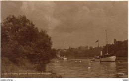 RICHMOND ON THAMES  The Thames Between Richmond And Twickenham     CARTE PHOTO - London Suburbs