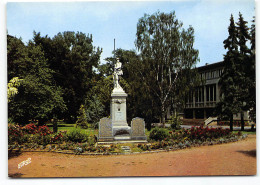 JARNY LA PISCINE ET LE MONUMENT AUX MORTS. Edit Europe. Pierron - Jarny