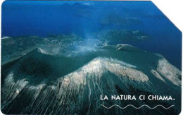 SCHEDA TELEFONICA USATA 353 ISOLA DI VULCANO - Openbaar Speciaal Over Herdenking