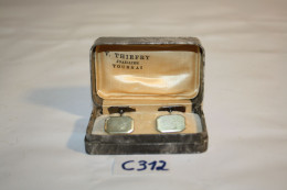 C312 2 Anciens Boutons De Manchette - V Thiefry - Tournai - Boite Origine - Cuff Links & Studs