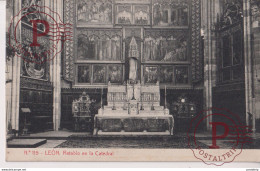 León Retablo En La Catedral  Castilla Y León. España Spain - León