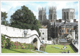 YORK MINSTER, YORK, ENGLAND. USED POSTCARD   Ty9 - York