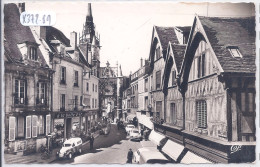 AUXERRE- VIEILLES MAISONS DU XV EME SIECLE ET LA TOUR DE L HORLOGE- ECRITE EN 1962- LES BELLES AUTOS - Auxerre