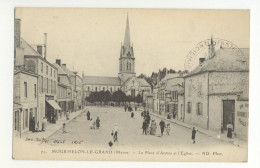 51/CPA A - Mourmelon Le Grand - Place D'Armes Et L'Eglise - Mourmelon Le Grand