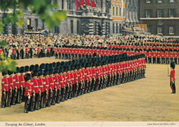 CARTOLINA  LONDON,INGHILTERRA,REGNO UNITO-TROOPING THE COLOUR-NON VIAGGIATA - Buckingham Palace