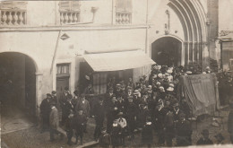 CPA-PHOTO Carte-Photo (81) LAVAUR Eglise Saint François Sortie Messe 1910 Parvis Etalage Colifichets Epouse Du BAROU - Lavaur