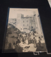 Carte   Postale   N933  LAVOULTE -SUR-RHONE  Place Du Marché  Porte De L Ancienne Ville - La Voulte-sur-Rhône