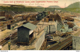 PANAMA   Central Wall Of MIRAFLORES Locks Under Construction , Panama Canal  .....  Carte Peu Courante  ....avec Train - Panama