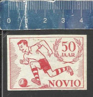 50 JAAR NOVIO (FOOTBALL PLAYER SOCCER VOETBAL) Weerter Dutch Matchbox Label THE NETHERLANDS - Boites D'allumettes - Etiquettes