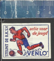 STEUNT DE R.K.S.V. VENLO (FOOTBALL PLAYER SOCCER VOETBAL) Weerter Dutch Matchbox Label THE NETHERLANDS - Boites D'allumettes - Etiquettes