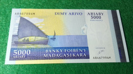 MADAGASKARA- 2012-       5000   ARIARIY     UNC - Madagascar