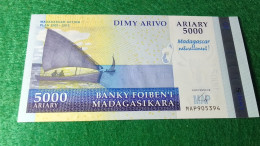 MADAGASKARA- 2012-       5000   ARIARIY     UNC - Madagaskar
