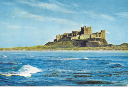 BAMBURGH CASTLE, NORTHUMBERLAND, ENGLAND. USED POSTCARD   Hold 11 - Otros & Sin Clasificación