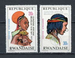 RWANDA : COIFFE -  N° Yvert 408+409 ** - Unused Stamps