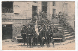 CPA :  14 X 9  -  Après La Revue Du Président Félix Faure. - Le Drapeau Des Chasseurs Et Sa Garde à Taninges - Taninges