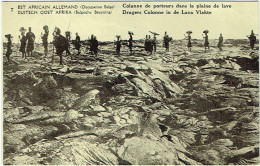 Est Africain Allemand (Occupation Belge).  Colonne De Porteurs Dans La Plaine De Lave. - Congo Belge