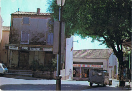 CPM..84..CADENET..LA PLACE..LE BAR TABAC ET LA MAISON DE LA PRESSE.. - Cadenet