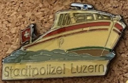 STADTPOLIZEI LUZERN - POLICE DU LAC DE QUATRE CANTONS - SUISSE - SCHWEIZ - SVIZZERA - SWISS- BATEAU - BOOT - BOAT - (33) - Policia