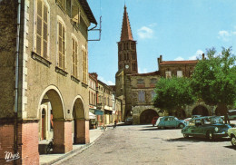 CPM - E - TARN ET GARONNE - NEGREPELISSE - LA PLACE ET L'EGLISE - 2 CV - DS - Negrepelisse