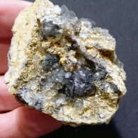 #W48 - Blue-Black QUARTZ "Beta" Crystals, Inclusions Of Magnetite (Italy) - Minéraux