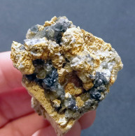 #W49 - Blue-Black QUARTZ "Beta" Crystals, Inclusions Of Magnetite (Italy) - Minéraux