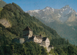 Delcampe - CARTOLINA  LIECHTENSTEIN-FURSTENTUM LIECHTENSTEIN-SCHLOSS VADUZ MIT FALKNIS M.2566-BOLLO STACCATO,VIAGGIATA 1975 - Liechtenstein
