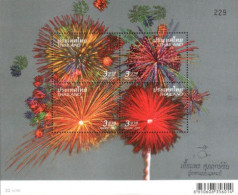THAILAND 2011 NEW YEAR FIREWORKS UNUSUAL MINIATURE SHEET MS GLITTER INK USED TO MAKE SPECIAL EFFECT MNH - Thailand