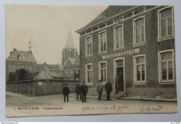 Moorslede - N° 7 - Gemeentehuis/Hôtel De Ville/Maison Communale (rijkswachter/Champetter)  Circulé: 1906 - 2 Scans - Libin