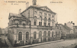 Nogent Le Rotrou * Place Et Hôtel De Ville - Nogent Le Rotrou