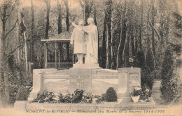 Nogent Le Rotrou * Kiosque à Musique Et Monument Aux Morts - Nogent Le Rotrou