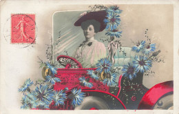 MODE - Femme Avec Un Chapeau - Voiture Ancienne Rouge - Carte Postale Ancienne - Moda