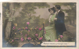 FANTAISIE - Femme - Homme - Fleurs - Heureux Instants, Prolongez-vous ! - Carte Postale Ancienne - Autres & Non Classés