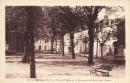 Morlaas * Place De L'église Et Le Monument Aux Morts De La Guerre - Morlaas