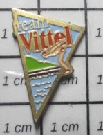 122 Pin's Pins / Beau Et Rare / THEME : SPORTS / NATATION TEAM VITTEL EAU MINERALE - Nuoto