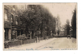 DH1664 - THE GROVE - STROUD GREEN - STREET VIEW - Autres & Non Classés