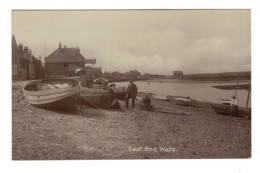 DH1676 - NORFOLK - EAST END - WELLS - BOATS ON THE BEACH - Andere & Zonder Classificatie