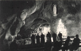 FRANCE - Lourdes - Veillé De Prières à La Grotte - Carte Postale - Lourdes