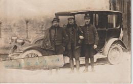 EPINAL  - Emile Et Ses Amis Posant Devant Une Belle Automobile   ( Photo  9 Cm X 14 Cm  ) - Epinal