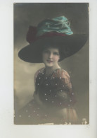 FEMMES - FRAU - LADY - MODE - CHAPEAUX - Jolie Carte Fantaisie Femme élégante Avec Chapeau - Mode