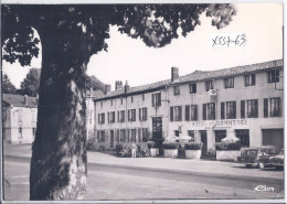 VERNET-LA-VARENNE- HOTEL DU COMMERCE- LA PLACE- CIM AC 632780 - Autres & Non Classés