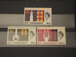 ST. VINCENT - 1966 UNESCO/SPIGA 3 VALORI - NUOVI(++) - St.Vincent (1979-...)