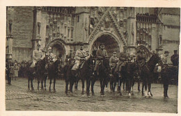 Fotokaart Franse Officieren Op Grote Markt Tienen - Dec. 1918 - Tienen