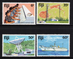 FIJI 1981  " TELECOMMUNICATIONS  " SET MNH - Fidji (1970-...)