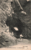 FRANCE - La Bernerie - La Grotte Percée - Enfants Jouant Près De La Falaise - Carte Postale Ancienne - Other & Unclassified