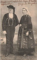 FRANCE - Costume De Guémène - Un Couple En Costume Traditionnelle - Dos Non Divisé - Carte Postale Ancienne - Autres & Non Classés