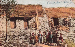 ENFANTS - Une Cabane En Pleine Campagne - Groupe D'enfants - Colorisé - Carte Postale Ancienne - Andere & Zonder Classificatie