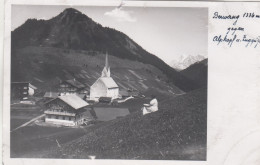 E1665) BERWANG - Gegen Alpkopf U. Zugsptize - Alte FOTO AK - Frau In Wiese Haus U. Kirche - Berwang