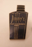 GA39 Pin's Perfume Parfum JIMMY'Z REGINE Achat Immédiat Immédiat - Perfume