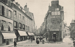 FRANCE -  Nevers - La Rue Du Commerce - Animé - Carte Postale Ancienne - Nevers