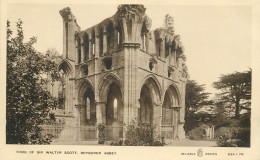 United Kingdom England Dryburgh Abbey Tomb Of Sir Walter Scott - Autres & Non Classés